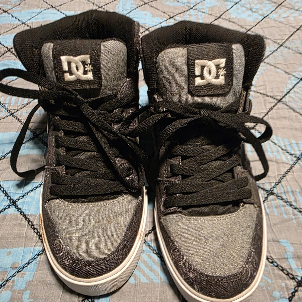 DC Womens Black and Gray Sneakers